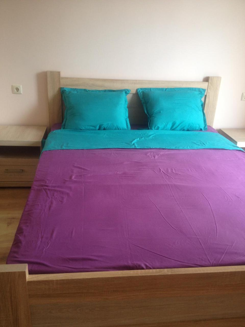 Nodari Batoemi Buitenkant foto